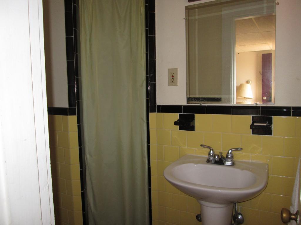 Royale Coach Motor Lodge Hampton Quarto foto
