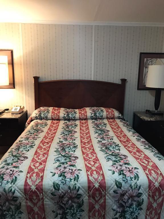 Royale Coach Motor Lodge Hampton Exterior foto